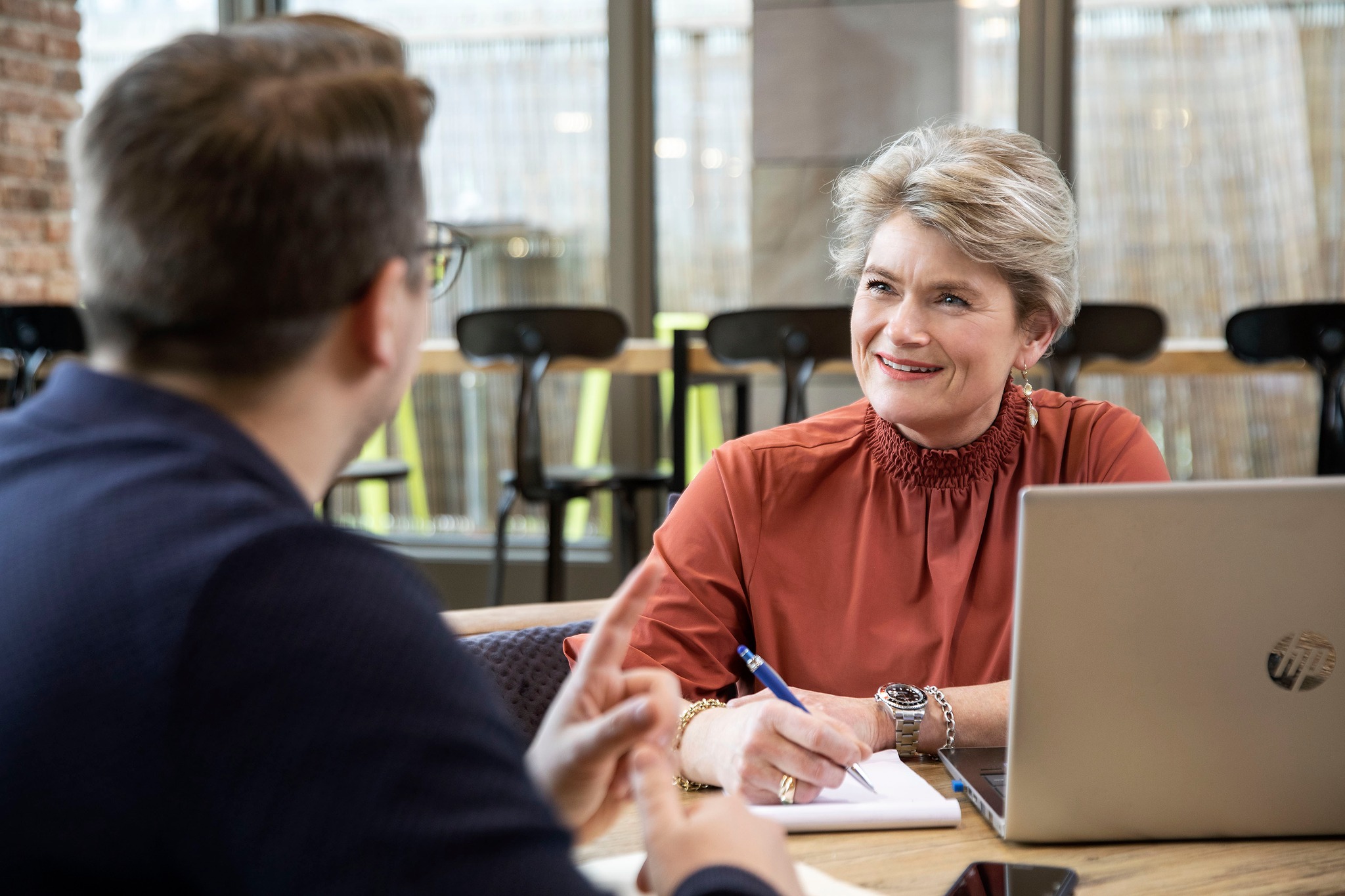 Persoonlijk gesprek met een bruidspaar